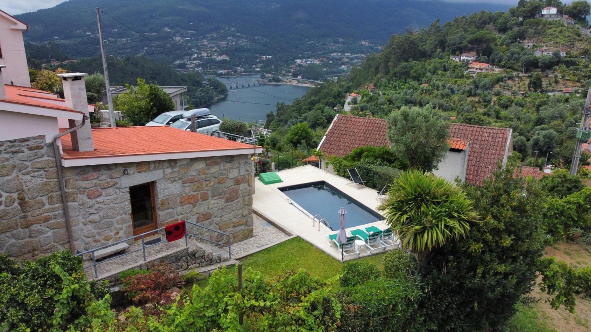 Casa Da Lage - Geres - 1 Lareira Tradicional - 1 Lareira Com Recuperador De Calor Para Aquecimento - Lenha Incluida - Vistas Rio - Piscina Sazonal Vườn quốc gia Peneda-Gerês Ngoại thất bức ảnh